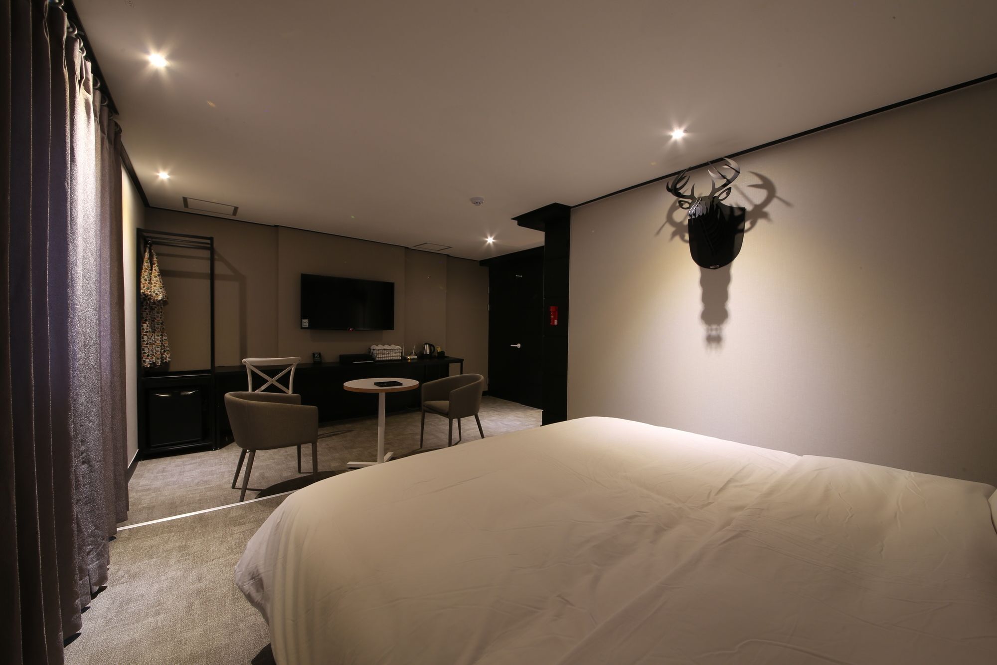 Almond Hotel Gupo Station Пусан Екстер'єр фото