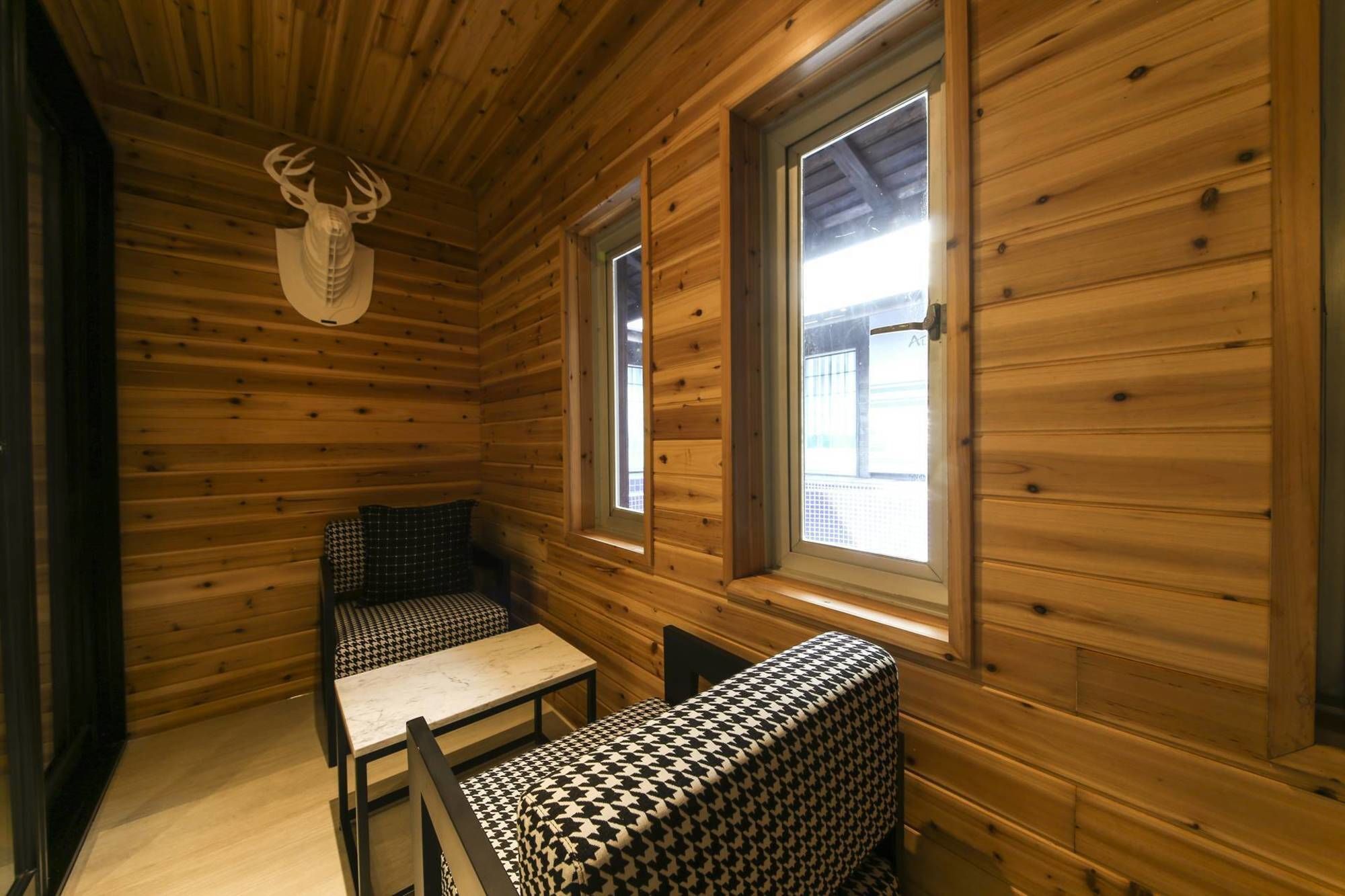 Almond Hotel Gupo Station Пусан Екстер'єр фото
