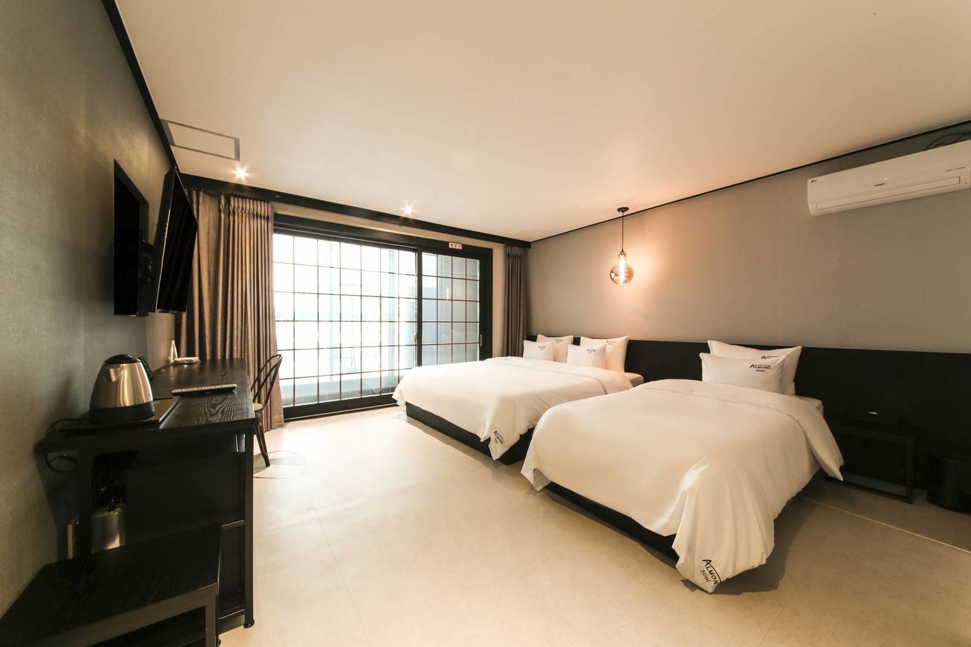 Almond Hotel Gupo Station Пусан Екстер'єр фото